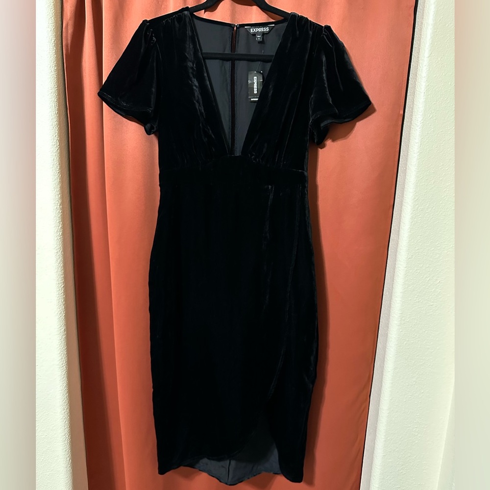 NWT Express Black Velvet Plunging Dress Womens 6